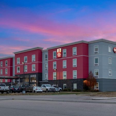 Best Western Plus Airport Inn & Suites Саскатун Экстерьер фото