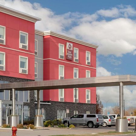 Best Western Plus Airport Inn & Suites Саскатун Экстерьер фото