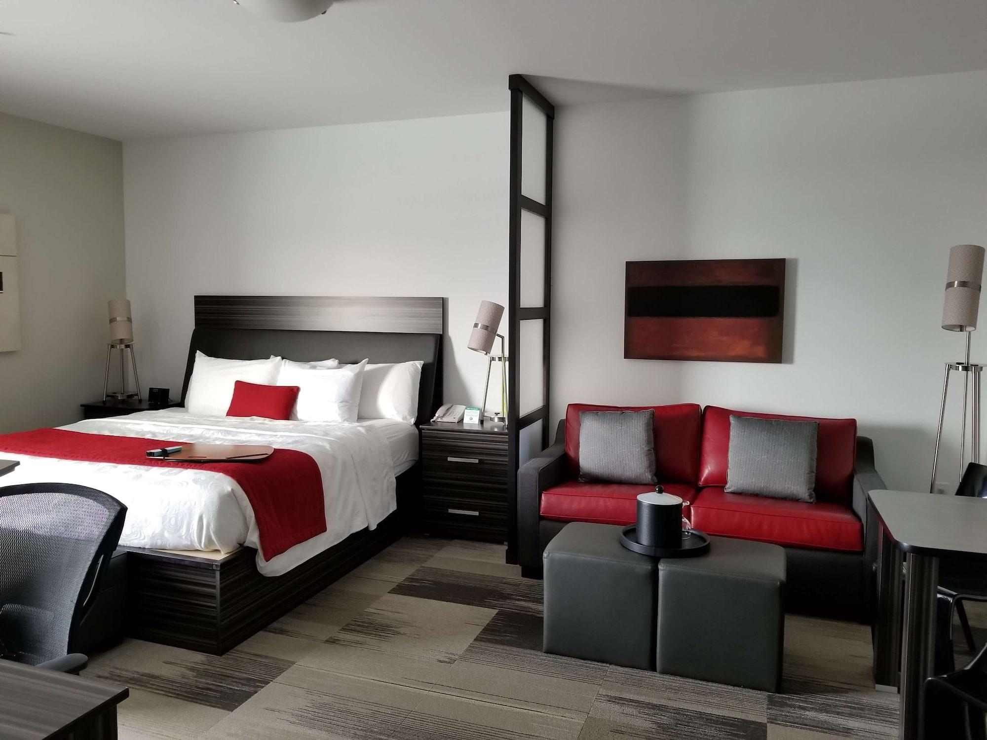 Best Western Plus Airport Inn & Suites Саскатун Экстерьер фото