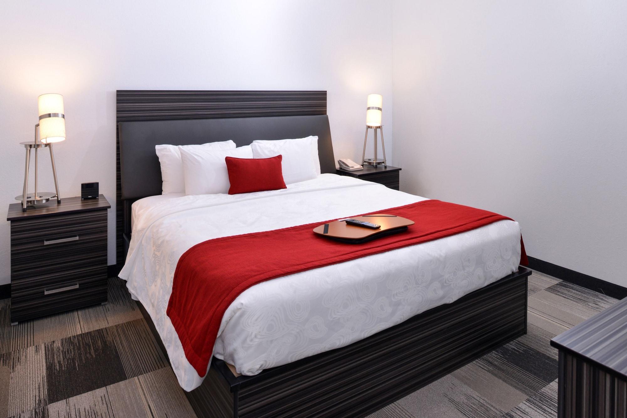 Best Western Plus Airport Inn & Suites Саскатун Экстерьер фото