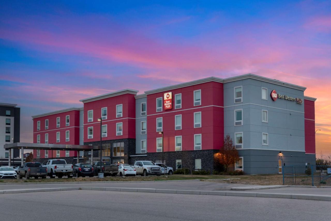Best Western Plus Airport Inn & Suites Саскатун Экстерьер фото