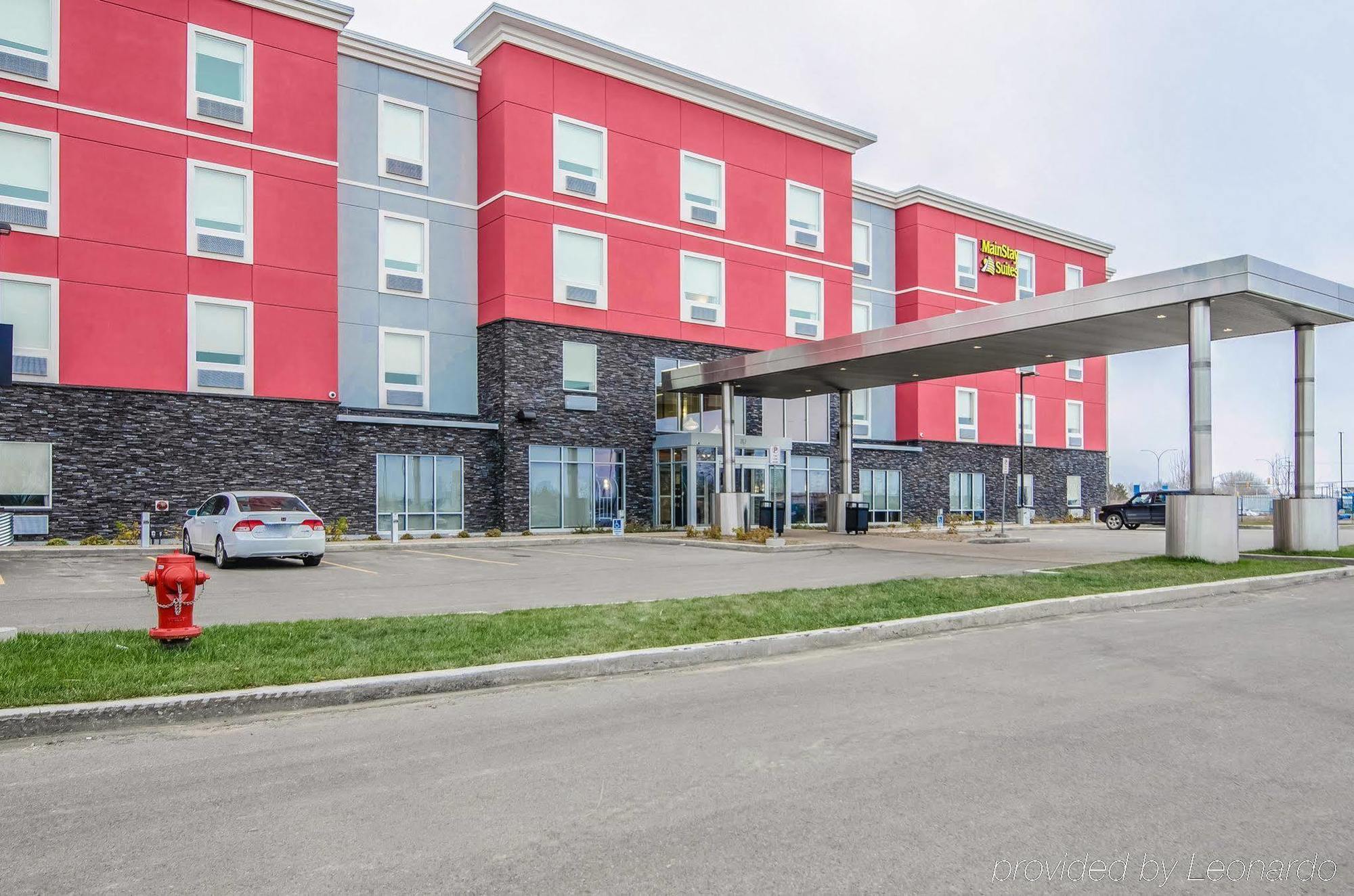 Best Western Plus Airport Inn & Suites Саскатун Экстерьер фото
