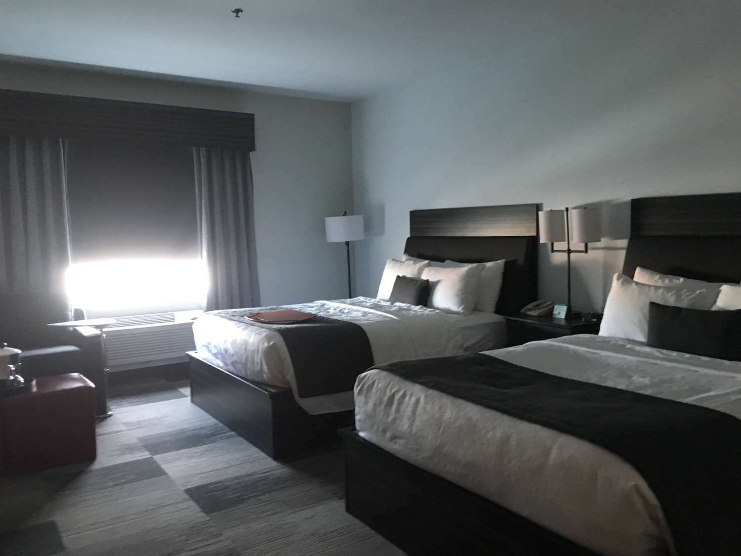 Best Western Plus Airport Inn & Suites Саскатун Экстерьер фото
